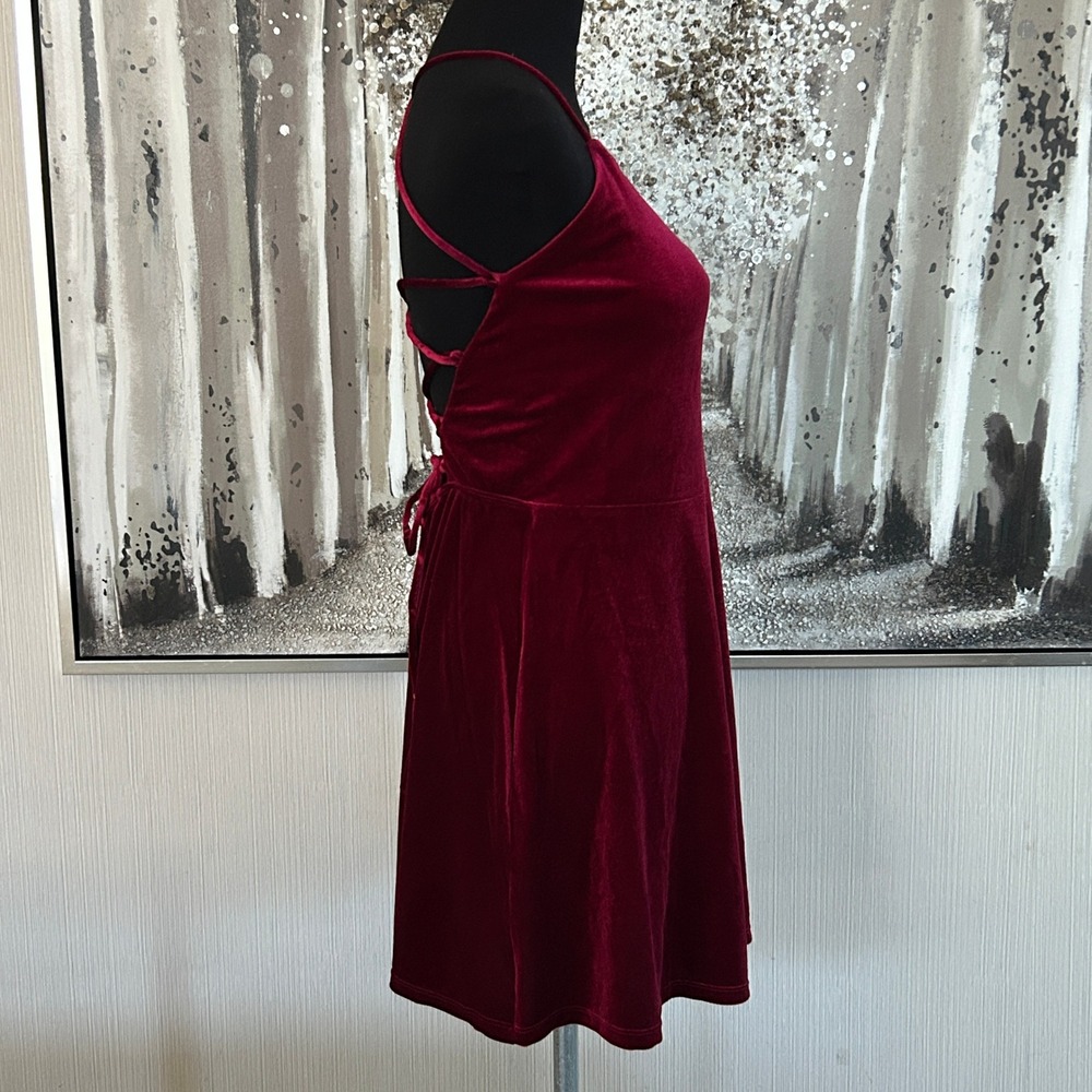 NWT Halara Women's Burgundy Red Velvet Skater Mini Dress - Size Large - Picture 3 of 5